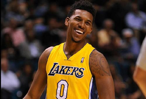 11球5助惊艳一赛季！王钰栋获2025年中超最佳青年球员（凭借11球5助的高光数据，王钰栋荣膺2025中超最佳青年球员）