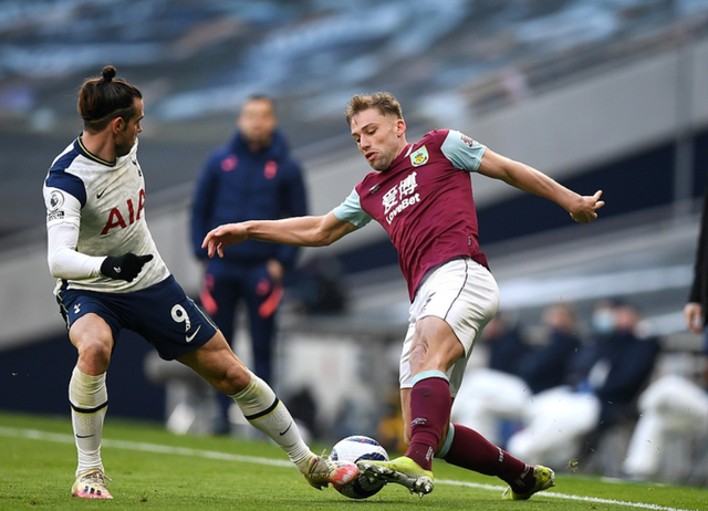 什琴斯尼哥哥：我弟更愿意坐板凳，需要他时再出场帮忙（什琴斯尼兄长：弟弟宁当替补，球队需要时再上场助阵）