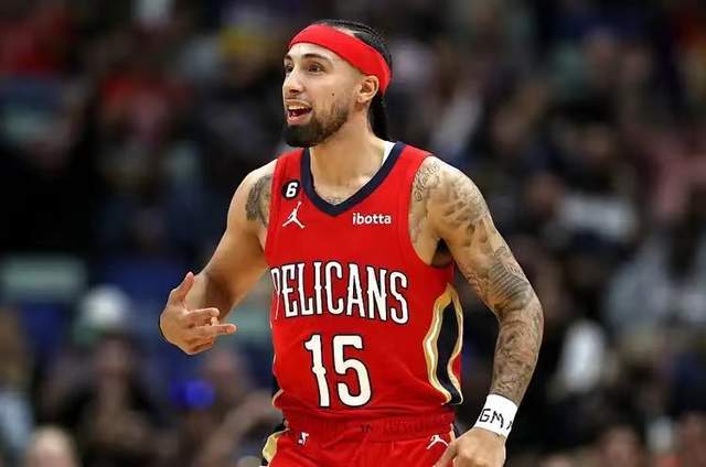 美媒：布克预计在对阵湖人或勇士的比赛中复出（美媒称布克有望在对湖人或勇士的比赛中复出）