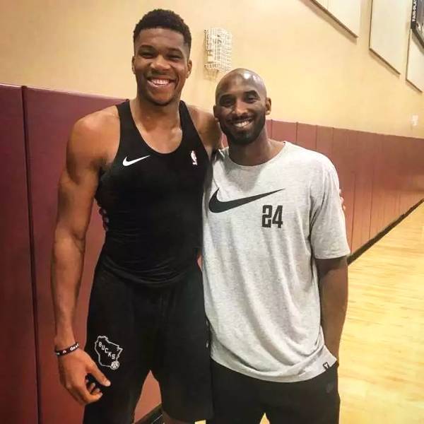 国乒豪取四连胜！混团世界杯颁新规，孙颖莎王楚钦组合终于迎回肖战！（国乒强势四连胜！混团世界杯出台新规，孙颖莎／王楚钦组合迎来肖战回归）