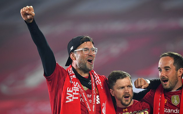 孔蒂再遭打击，佩杜拉：霍伊伦因右大腿股二头肌受伤而下场（孔蒂雪上加霜，佩杜拉：霍伊伦右大腿股二头肌受伤离场）