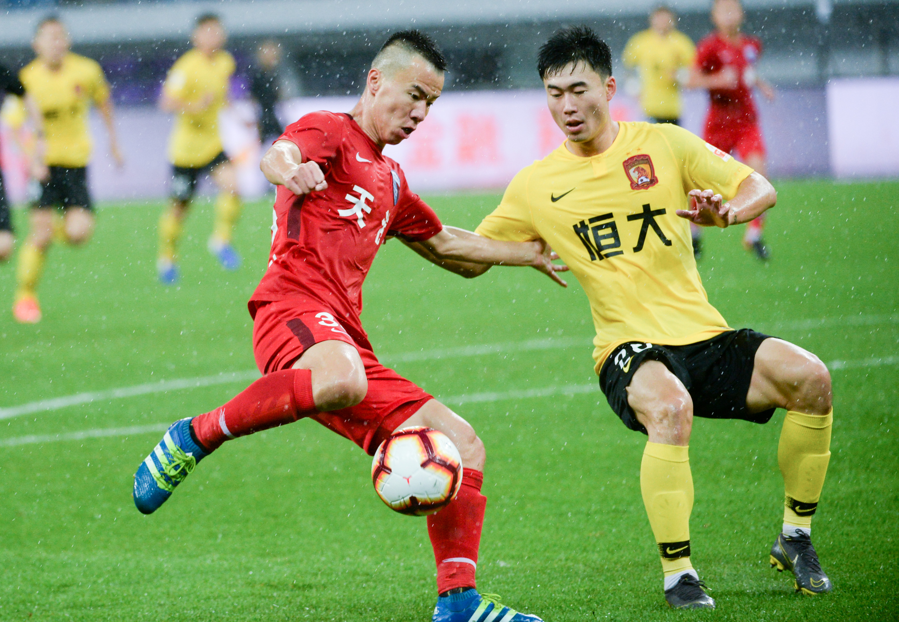 吴曦：在场上不知道其他场次的结果，现在只有做好自己（吴曦：赛场上不关心别处比分，关键是做好自己）