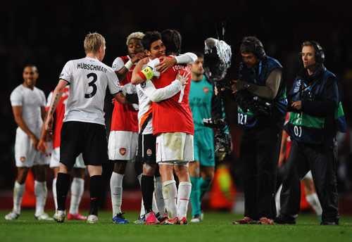 观战台：阿森纳大战切尔西 曼城巴萨利物浦盼止颓势（焦点前瞻：阿森纳硬碰切尔西 曼城、巴萨、利物浦力求止颓）