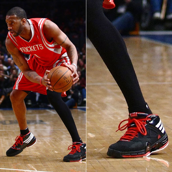 美媒晒图盛赞威少：他在国王，就好像一辆布加迪停在贫民窟（美媒配图夸赞威少：在国王阵中，他犹如贫民窟里的布加迪般耀眼）