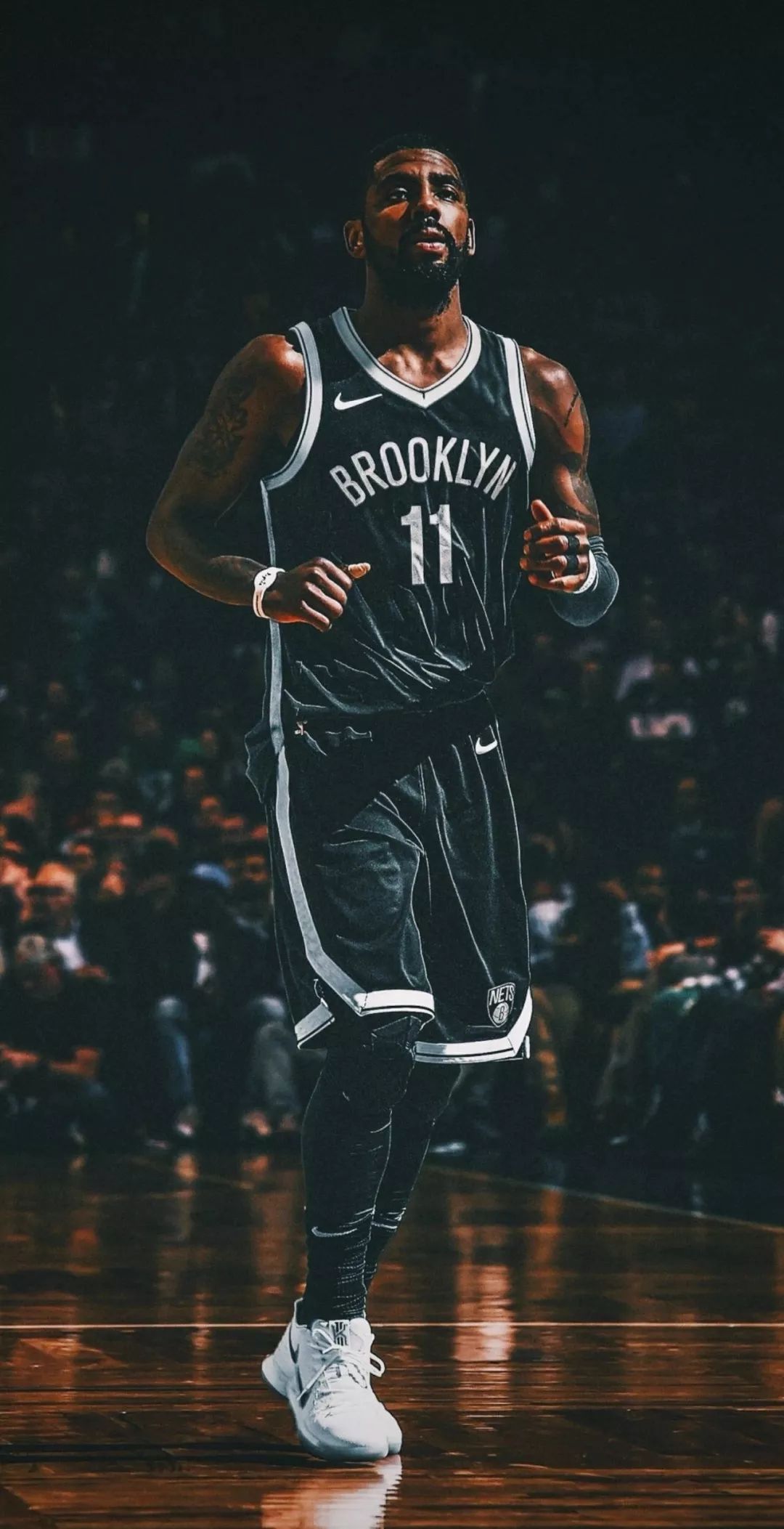 欧文连续突破得分，全队士气高涨（欧文连番强突砍分，球队士气飙升）