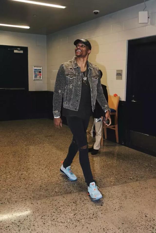 成功转型，米体：库普梅纳斯已成尤文不可或缺的组织型后卫（米体：库普梅纳斯蜕变为尤文后防组织中枢，已不可或缺）