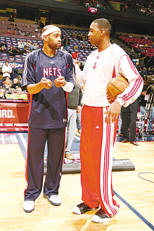 足球这项运动陪伴了我整个初高中，今天我十八岁了，...（足球陪我走过初高中，十八岁，我仍在奔跑）