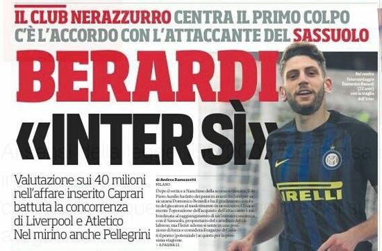 输掉国家德比后，河床球员萨拉斯用拳击打场内拍照的一名人员（国家德比失利后，河床球员萨拉斯拳击场内拍摄人员）