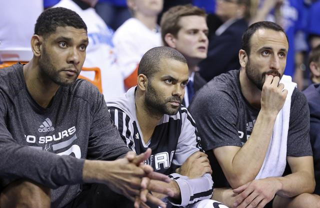 足球报：李新翔脚踝韧带轻伤伤停2周，加布里埃尔还无法合练（足球报：李新翔脚踝韧带轻微受伤将缺阵两周，加布里埃尔仍无法参与合练）