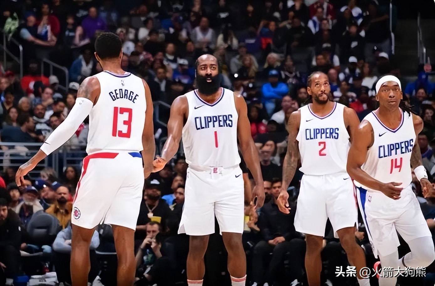 西超杯-贝林厄姆破门罗德里戈建功 皇马3-0马略卡（西超杯：皇马3-0马略卡，贝林厄姆先拔头筹罗德里戈锦上添花）