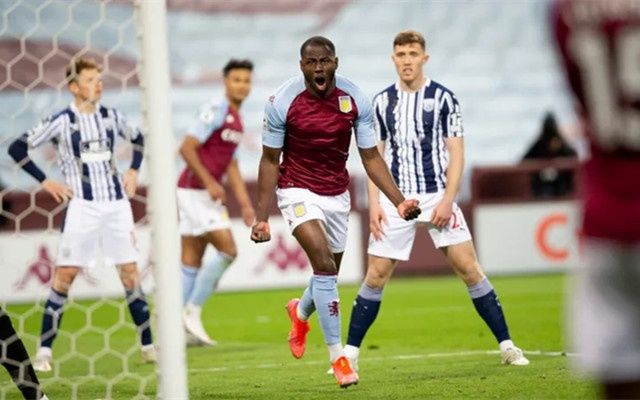 默特萨克、于大宝观战梅州U15vs浙江U15，并与小球员互动（默特萨克与于大宝到场观看梅州U15对阵浙江U15，并与小球员互动交流）